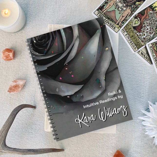 Caderno Espiral Tarô de Bruxas Florais Psicónicas da Rosa Gótica (Gothic Grey Rose Dark Floral Psychic Witch Tarot Notebook)