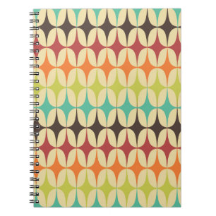 Caderno Espiral Triângulos Retro: Retorno Geométrico do Padrão