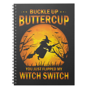 Caderno Espiral Troque a bruxa do Halloween pelo botão