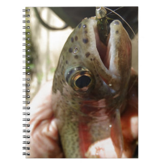 Caderno Espiral Truta nas Mãos