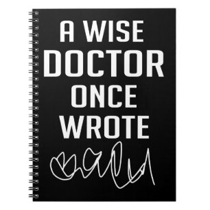 Caderno Espiral Um Médico Sábio Uma Vez Escreveu Uma Piada Engraça