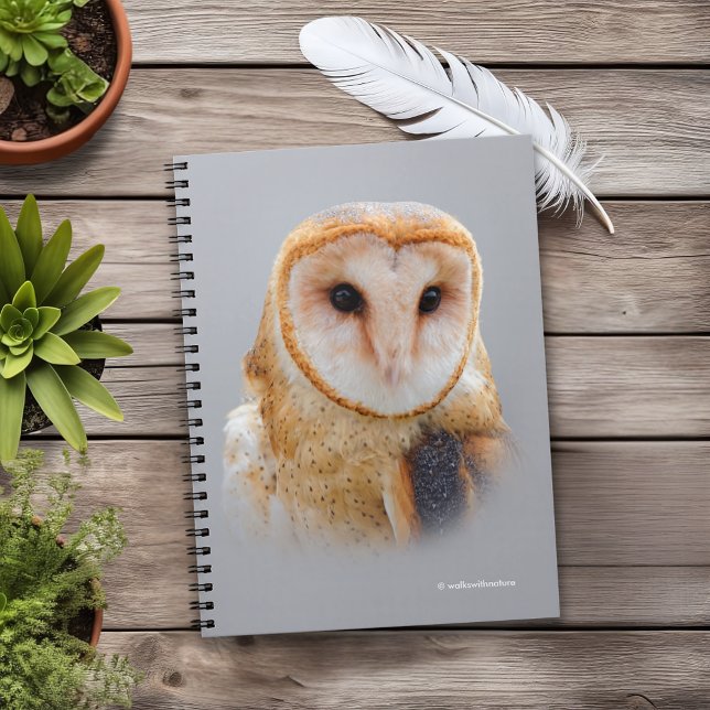 Caderno Espiral Uma Serena e Linda Coruja-Celeiro (Serene and Beautiful Barn Owl Journal Cover Photo)