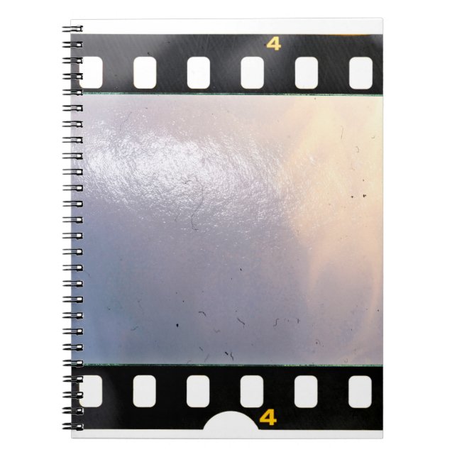 Caderno Espiral Vazio 35mm - quadro ou fita em fundo branco (Frente)