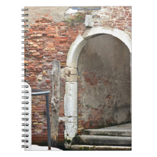 Caderno Espiral Veneza velha romântica