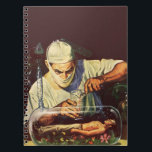 Caderno Espiral Vintage Science Fiction, Laboratory Mad Scientist<br><div class="desc">Vintage ilustra imagem futurista do laboratório de Ficção Científica com um cientista louco experimentando um ser humano em miniatura. O cientista maluco está misturando uma poção de elixir para despertar o robô macho adormecido em seu laboratório. Um clássico design de quadrinhos retrô de ficção científica.</div>
