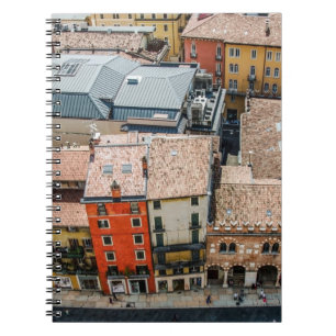 Caderno Espiral Vista de cima de fachadas coloridas de edifícios