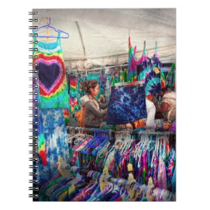 Caderno Espiral Vitrine - Tie Dye está de volta