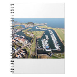 Caderno Espiral Willemstad in Nederland met moderne haven.