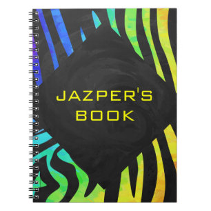 Caderno Espiral Zebra Monograma Preto e Estampa Arco-íris