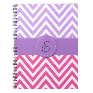 Caderno Espiral Zigzag rosa, Zigzag púrpura, Chevron, Monograma