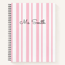 Caderno Rosa com Padrão de Listras em Pastel