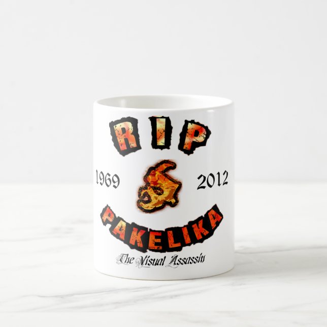 Café 11 onças. Caneca do tributo de Pakelika (Centro)