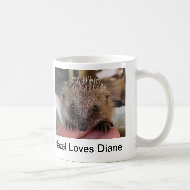 Café A avelã ama a caneca de Diane (Direita)