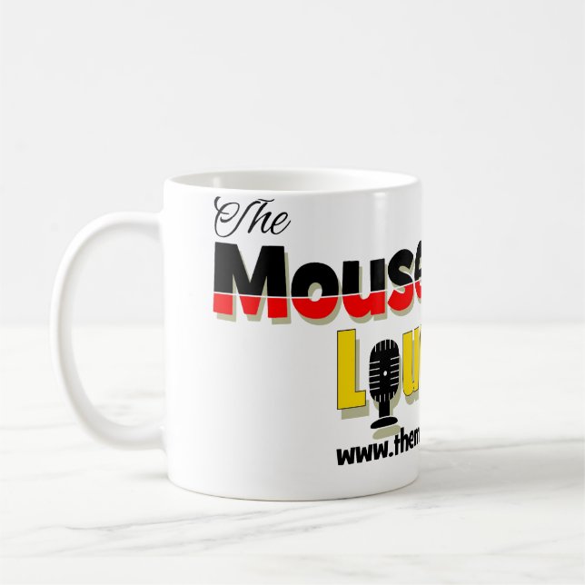 Café A caneca branca clássica da sala de estar do (Esquerda)