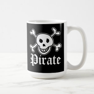 Café A caneca da bandeira de pirata com crânio e os