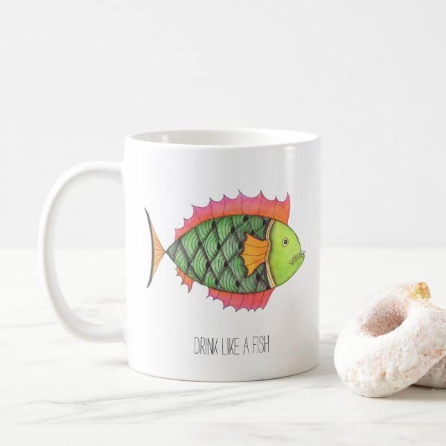 Café Beba como uma caneca de peixe (Com Donut)