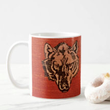 Cabeça de Lobo em Caneca Vermelha