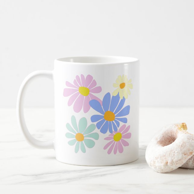 Café caneca branca com explosão de margaridas na frente (Com Donut)