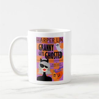 Café Caneca com Capa do Livro Granny Gets Ghosted de Ha