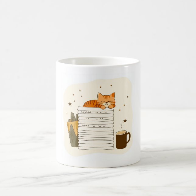 Café Caneca com Gato Sonolento em Pilha de Livros (Centro)