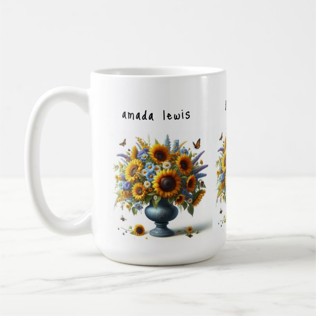 Café caneca com nome de empresa vaso antigo com flores (Esquerda)