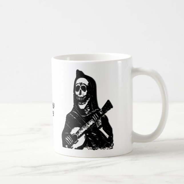 Café Caneca com Nome Personalizado de Esqueleto Tocando (Direita)