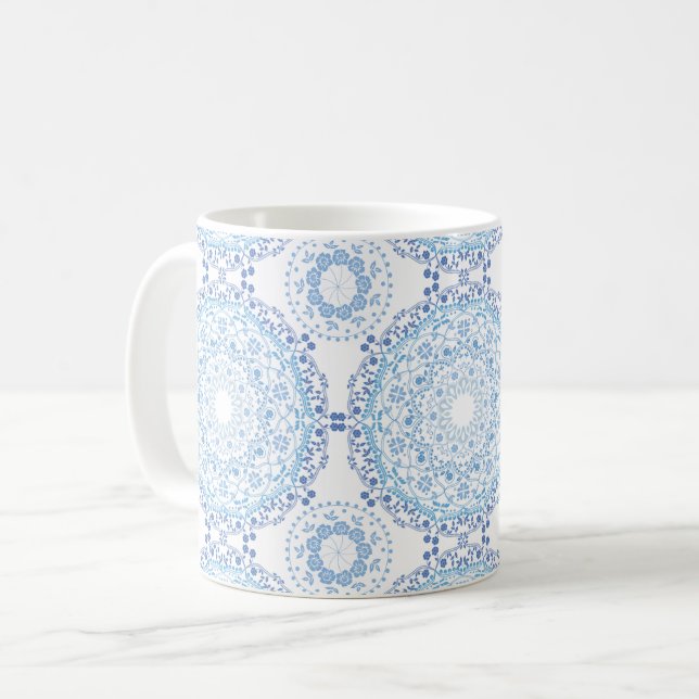 Café Caneca com padrão de Mandala Azul (Frente Esquerda)