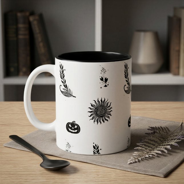 Café Caneca com padrão minimalista de Halloween Witchco (Criador carregado)