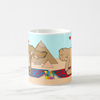 Café Caneca da pose do camelo do urso de ursinho da