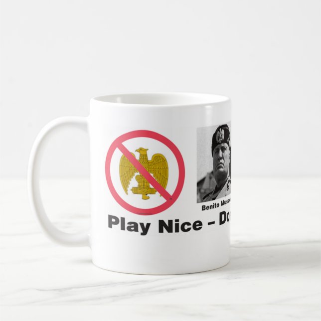 Café Caneca de Agradável-Mussolini-Trumpolini do jogo (Esquerda)