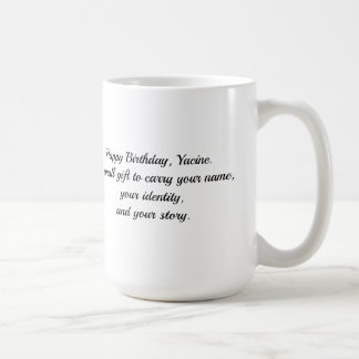 Café Caneca de aniversário com caligrafia árabe Kufi Ya
