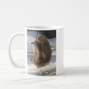 Café Caneca de cabeça para baixo do esquilo