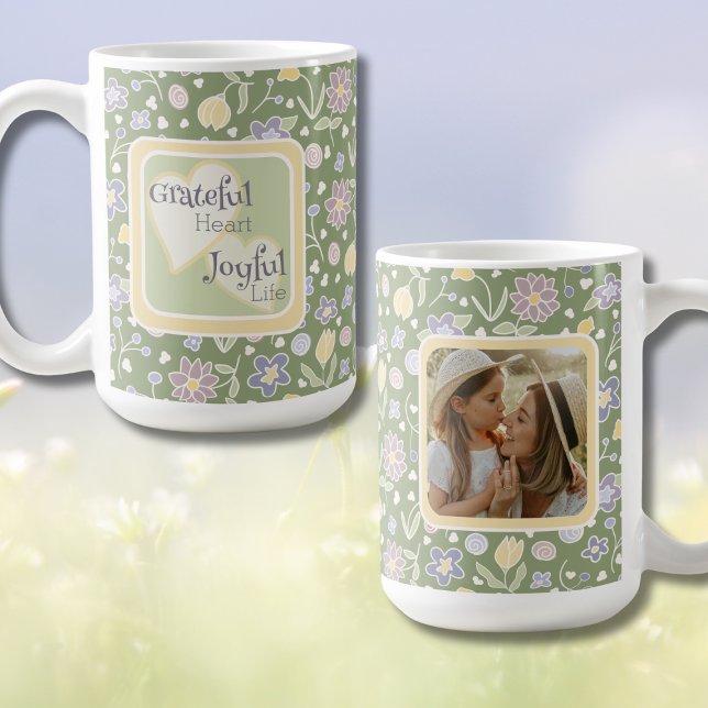 Café Caneca de Foto Coração Grato Vida Alegre (Grateful Heart Joyful Life Photo Mug – Personalized Floral Inspirational Gift)