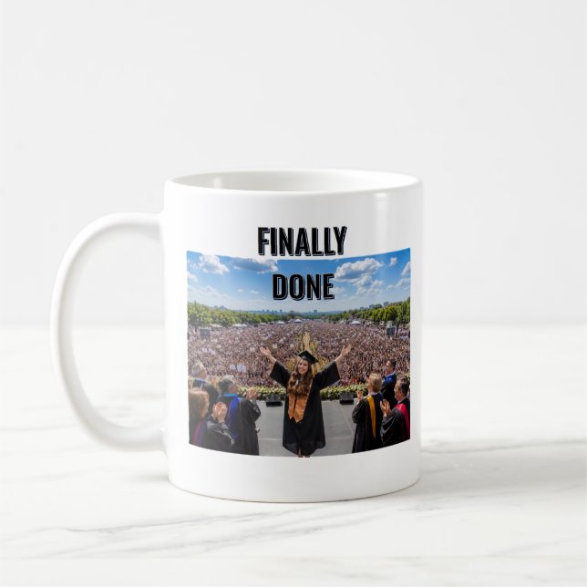 Café Caneca de Graduação Finalmente Concluído | Turma d (Esquerda)