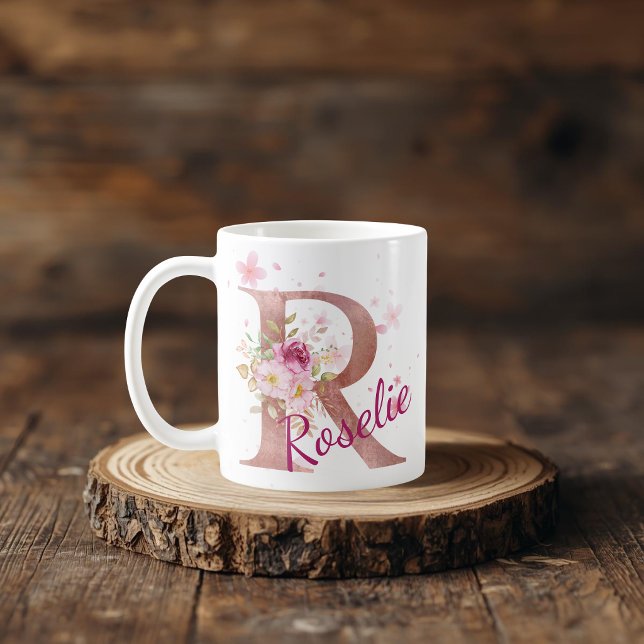 Café Caneca de Inicial Floral Personalizada – Letra R (Criador carregado)