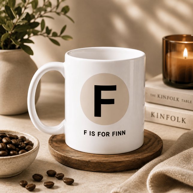 Café Caneca de Inicial Moderna – Design “F é para [Nome (Criador carregado)