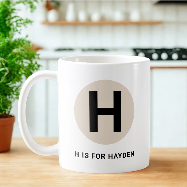 Café Caneca de Inicial Moderna – Design “H é de [Nome]” (Criador carregado)