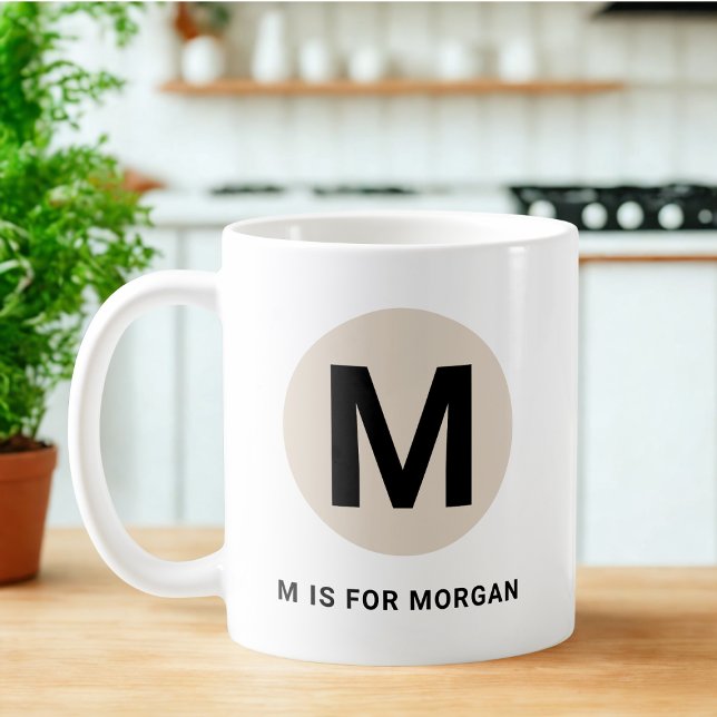 Café Caneca de Inicial Moderna – Design “M de [Nome]” (Criador carregado)