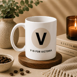 Café Caneca de Inicial Moderna – Design “V de [Nome]”