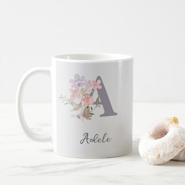 Café Caneca de Inicial Personalizada: Design de Letra F (Com Donut)