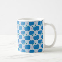 Caneca de maçãs azul esboçada