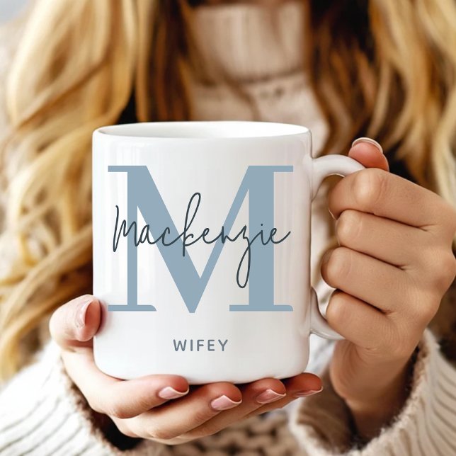 Café Caneca de Monograma Azul Personalizada Presente de (Elegant Dusty Blue Mug Custom Couples Keepsake, Custom Initials Mug Elegant Wedding Gift for Couples)