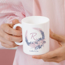 Caneca de Monograma Floral Pastel de Inverno Nome 
