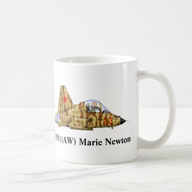 Café Caneca de YN1 (AW) Marie Newton (Direita)