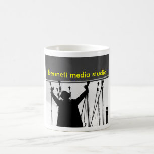 Café Caneca do estúdio dos meios de Bennett