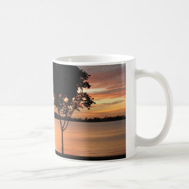 Café Caneca do por do sol de Osborne do lago (Direita)