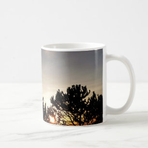 Café Caneca do por do sol e do pinho de Whitebark