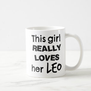 Café Caneca do zodíaco de Leo esta menina realmente