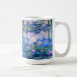 Café Caneca dos lírios de água de Monet<br><div class="desc">Caneca dos lírios de água de Monet. Pintura a óleo em canvas desde 1916. Monet pintou sua lagoa famosa do lírio de água obsessiva durante os anos finais de sua carreira, seleccionando a inspiração da luz do sol e seu efeito de deslocamento na água e as flores e a folha...</div>
