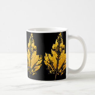 Café Caneca dourada da folha de bordo